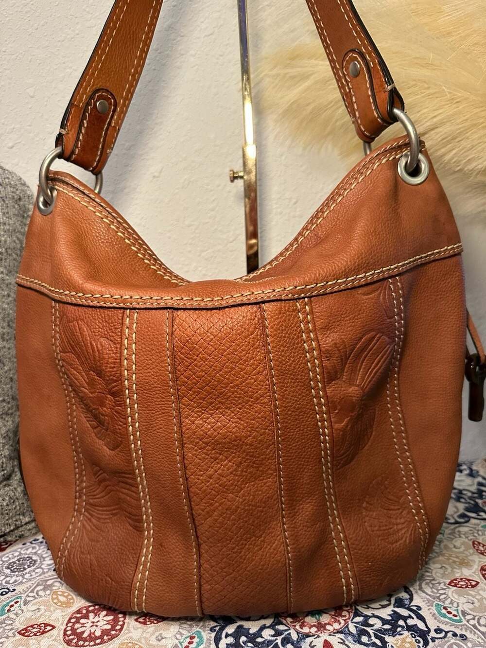 Fossil Brown Leather Hobo Shoulder Bag with Embossed Floral and Textured Details - Picture 5 of 13